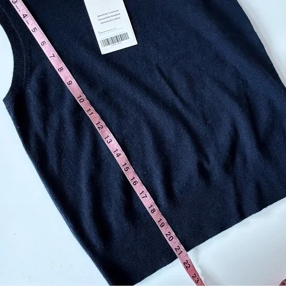 Everlane || The Classic Tank in Cashmere Navy Blue Small NWT - Picture 7 of 8